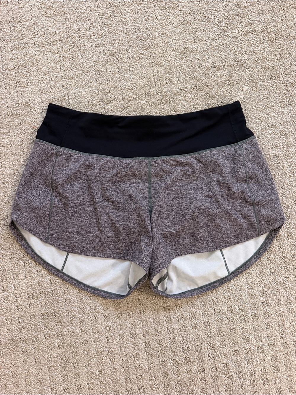 Lululemon Black Waistband Gray Heather Run Speed Shorts Size 6 Workout Athletic